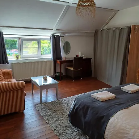 Les Gabelous - D'hotes - Viroinval Bed & Breakfast *